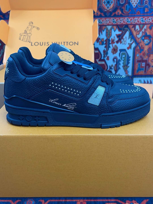 ルイヴィトン靴着用イメージ